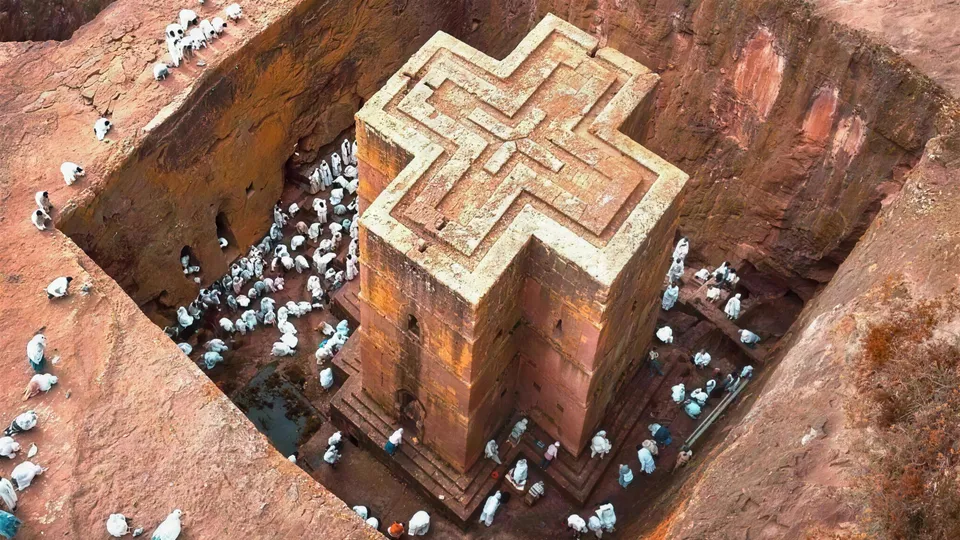 Lalibela Tours: Rock Churches, Asheton & Yemrehanna Kristos